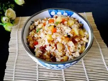 Make Pineapple chicken leg fried rice step 8