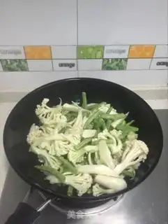 Make Squirty clams, spicy pot step 2