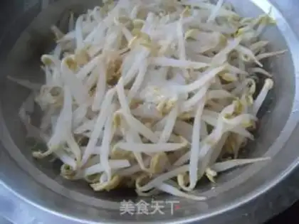 Make "Red oil green bean sprouts." step 5