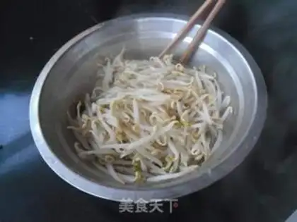 Make "Red oil green bean sprouts." step 7