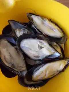 Make Garlic fan mussels step 0