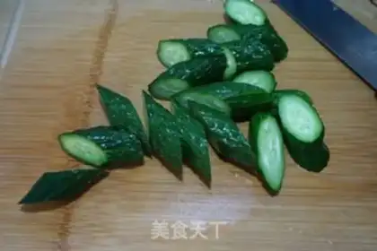 Make The cucumber platters step 1