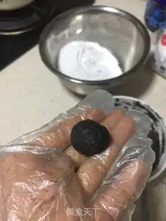 Make Hot noodles, black sesame soup step 4