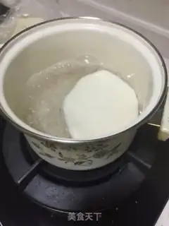 Make Hot noodles, black sesame soup step 8
