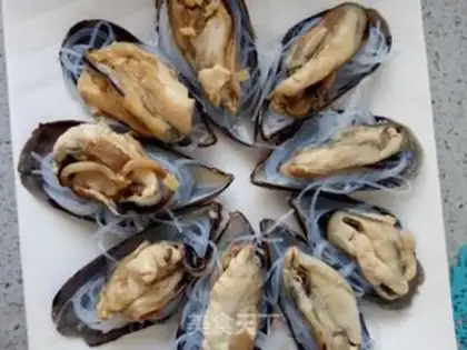 Make Garlic fan mussels step 12