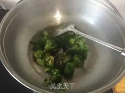 Make Garlic broccoli step 3