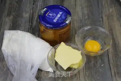 Make Pineapple pie step 0