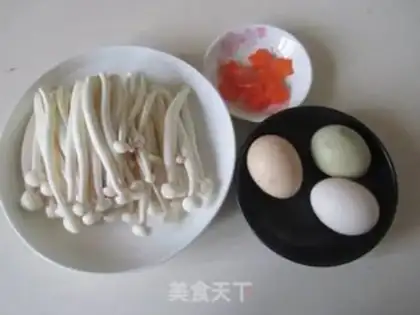 Make Seafood mushroom fried eggs step 0