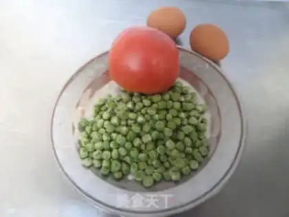 Make Tomato eggs and peas step 0