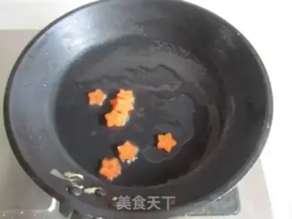 Make Seafood mushroom fried eggs step 4