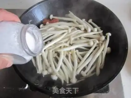 Make Seafood mushroom fried eggs step 6