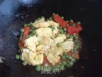 Make Tomato eggs and peas step 7