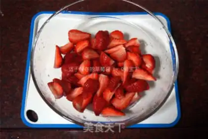 Make Strawberry sauce step 0