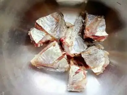 Make Spicy fish boil flowers step 1