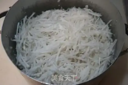 Make A radish pork varnish step 1