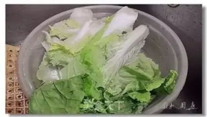 Make Water boiled hoof flowers step 8