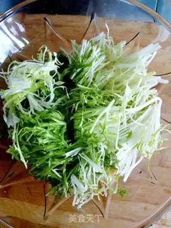 Make Tea mushrooms mixed with chrysanthemum step 2