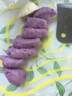 Make Fancy buns step 8