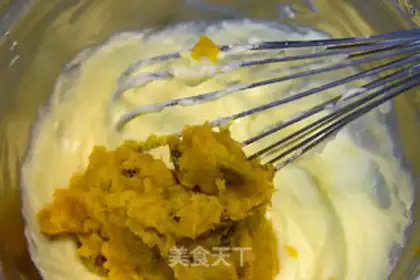 Make Caramel pumpkin cheesecake step 2