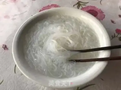 Make Flowers with rich shrimp step 1