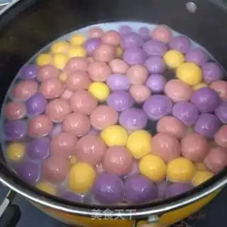 Make Colour soup round step 11