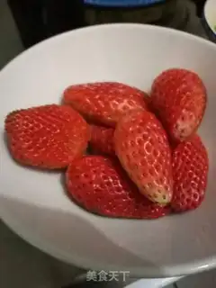 Make Strawberry Autumn fried eggs step 1
