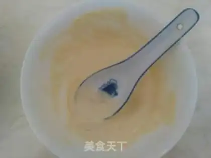 Make Lotus spoon chocolate step 3