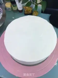 Make Seven inches of fruit cream cake step 5