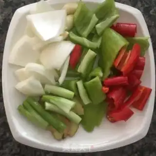 Make Xinjiang chicken step 0