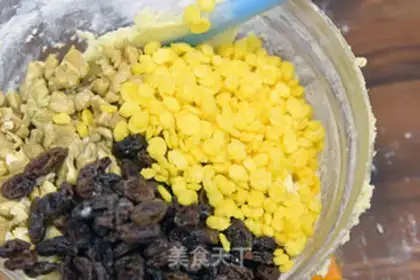 Make raisin corn chips step 4