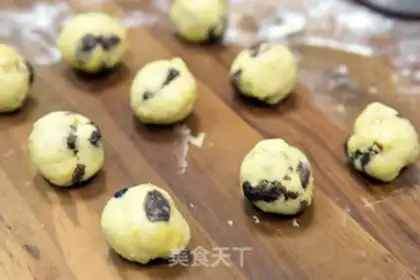 Make raisin corn chips step 5
