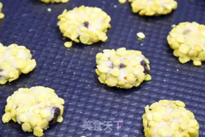 Make raisin corn chips step 7