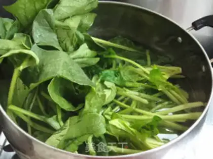 Make A spinach egg fan step 2