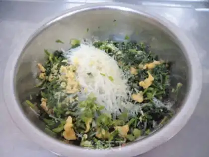 Make A spinach egg fan step 5