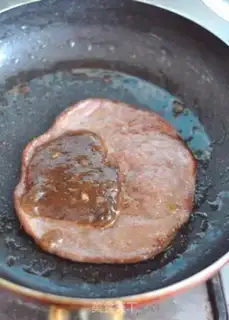 Make Black pepper steak step 2