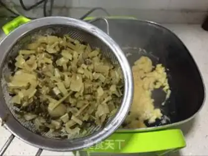 Make Sour eggs and soup step 3