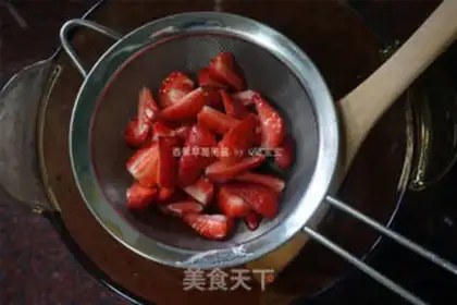 Make Banana strawberry jam step 5