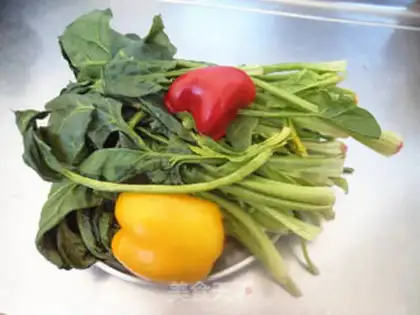 Make A spinach fried fan step 0
