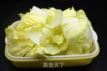 Make Pickle sauce and cabbage step 1