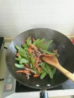 Make Cow Willow fried Dutch beans step 5