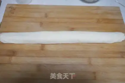 Make Sesame sauce, red sugar rolls step 4