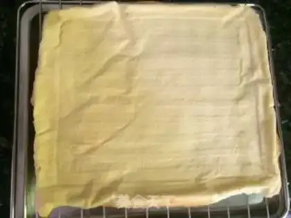 Make Strawberry cream rolls step 4