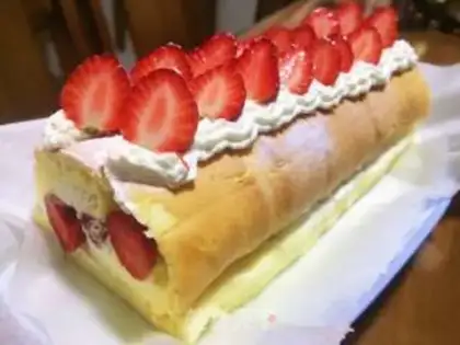 Make Strawberry cream rolls step 6