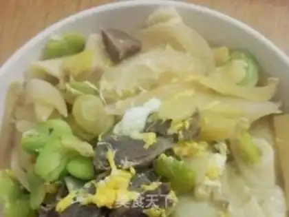 Make Hands on egg noodles step 4