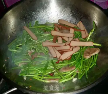 Make Sausage eggs, fried artemisinin step 6