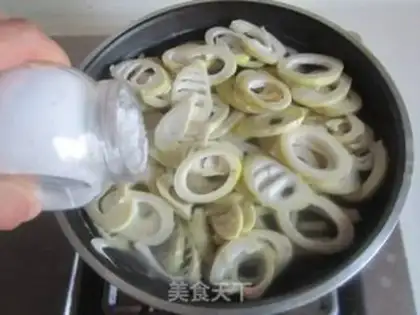 Make Spring fried meat step 2