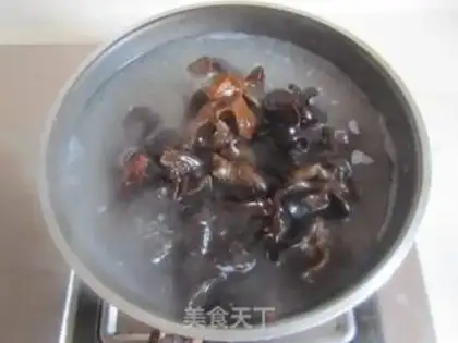 Make Spring fried meat step 3