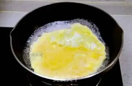 Make Fried eggs step 4