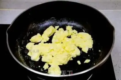 Make Fried eggs step 6