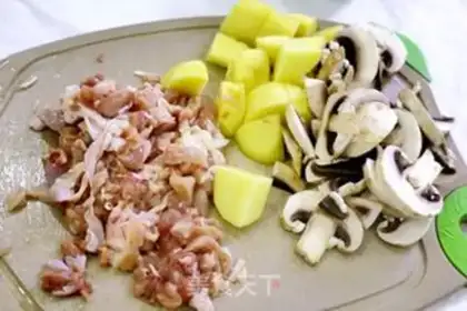 Make Potato mushroom chicken step 0